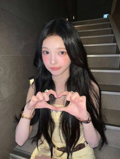 ian-hearts2hearts-visuals-debate