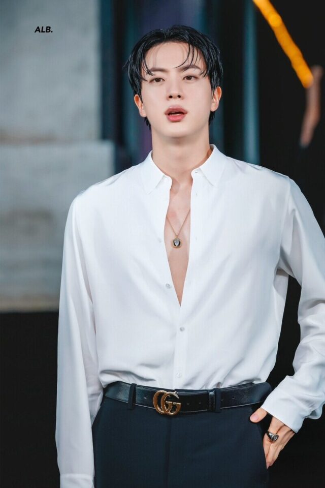 250924-JIN-AT-GUCCI-PHOTO-CALL-E