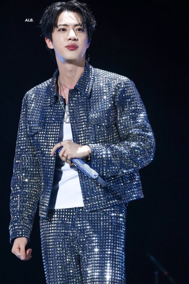 251031-Jin-at-World-Tour-RunSeok