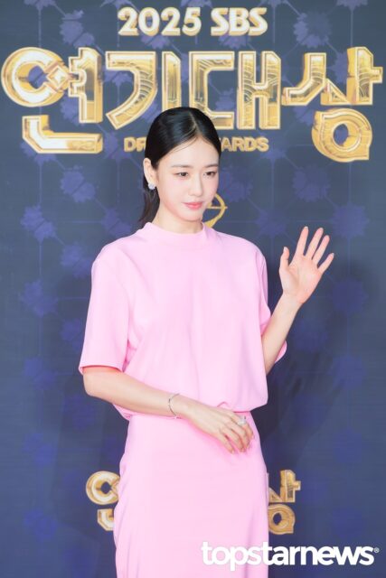 imageye___-_imgi_7_TfuyyT