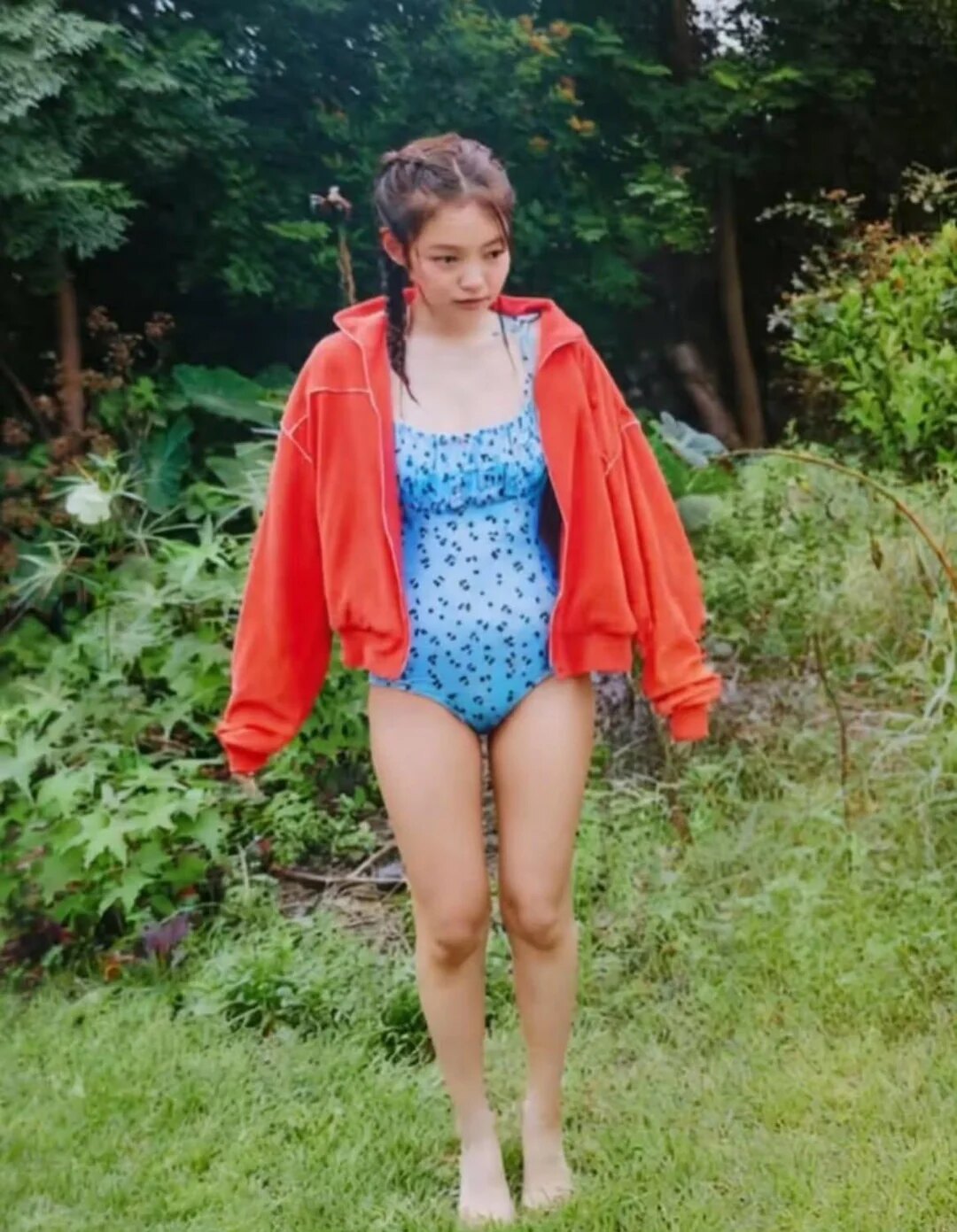 does-anyone-else-get-a-weird-vibe-from-some-of-these-photos-v0-ixiovfa6zvhg1