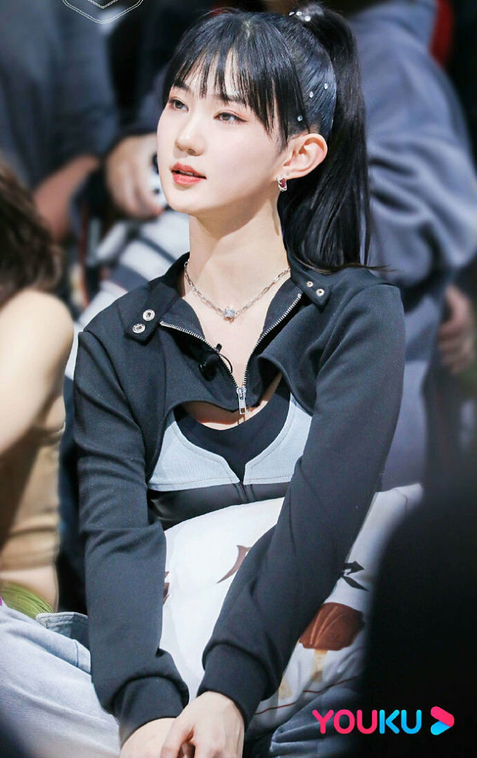 dya8cdm9uzmkonfi-a8eu21vfk6wl-ojvys8a5g8ix8-huang-xiaoming-new-girlfriend