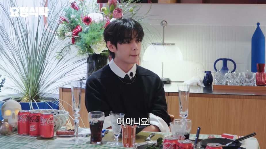 Hi, I'm V of BTS. Nice to meet you guys! 43-22 screenshot