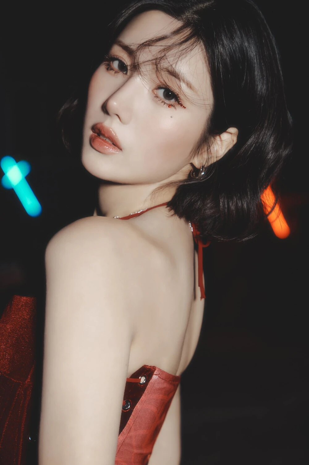 Kwon Eunbi em foto conceitual. Crédito: Woollim Entertainment / Koreaboo