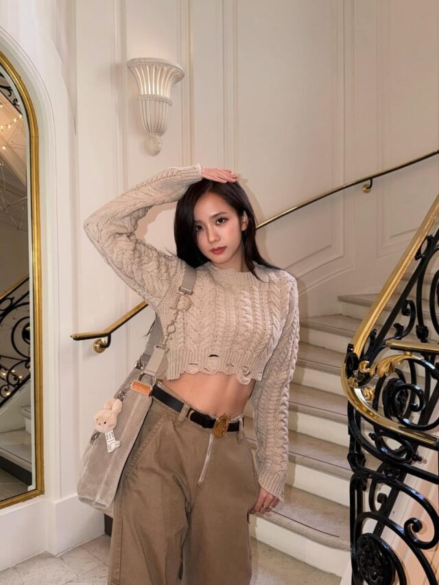 BLACKPINK's Jisoo Shocks With Sexy Sculpted Abs In Crop Top Outfit ...