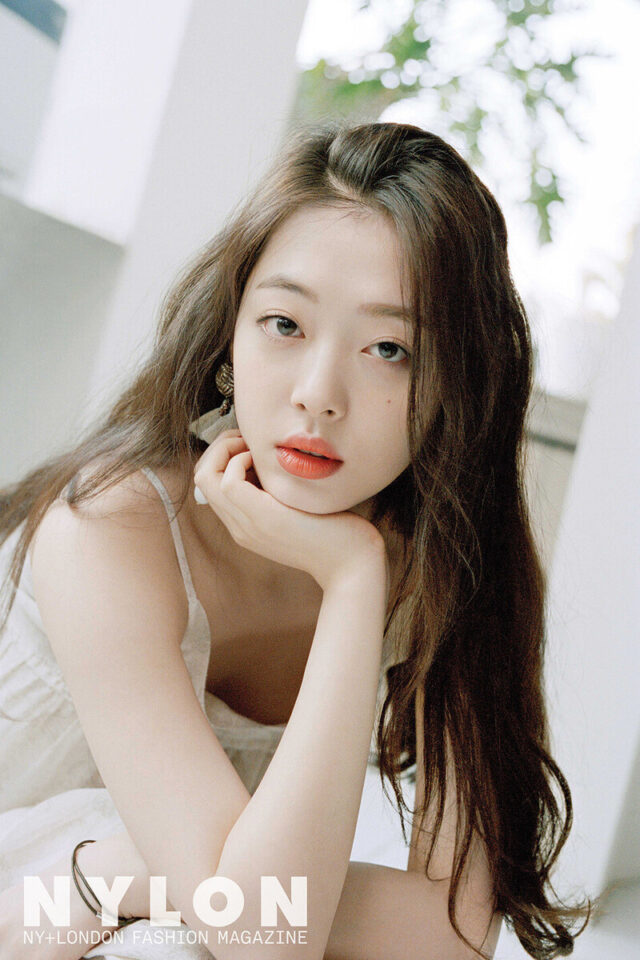 Sulli-for-NYLON-Korea-Magazine-May-2016-Issue-documents-5-640x960