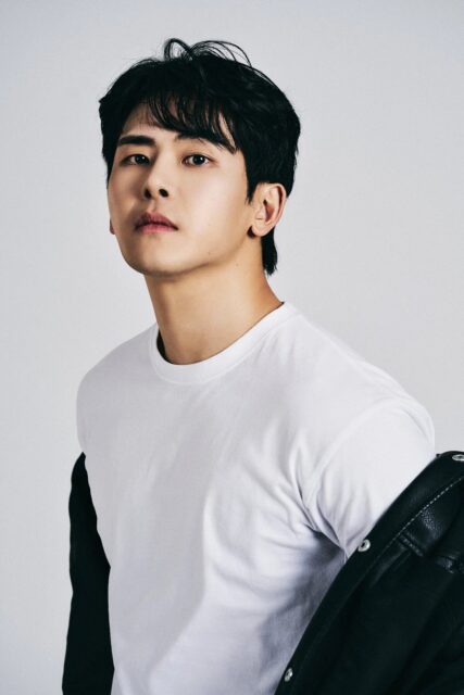 Hoya_RISE_Entertainment_2024_profile_photo_1