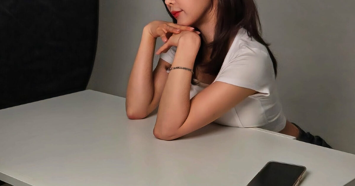 Active K-Pop Idol Spills On The Pregnancy Ban And How Her Fellow Member Broke The Clause