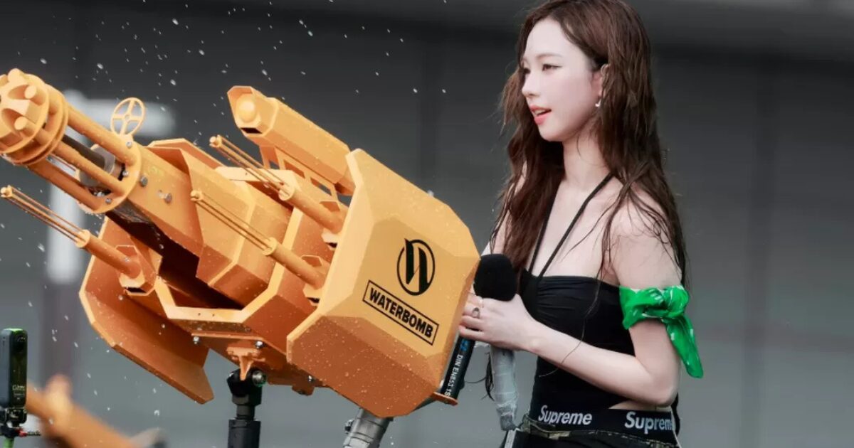 aespa Karina’s Appearance In Water Festival Sparks Fierce Debate Over Sexy Stage Outfits