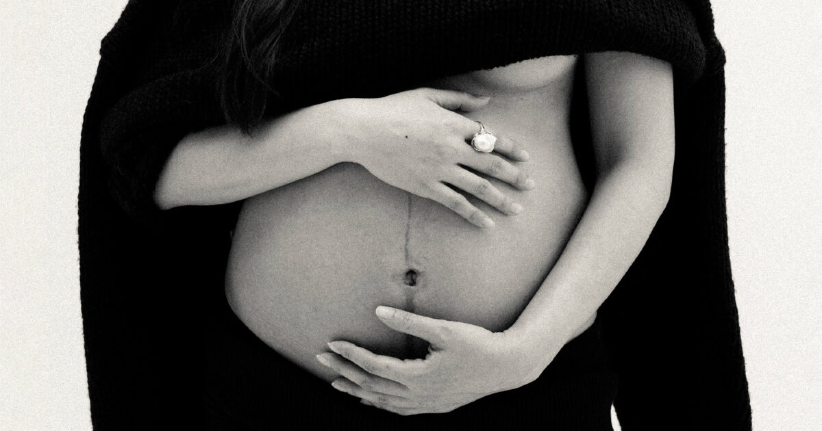 Korean Star Stuns In Underboob Maternity Photoshoot