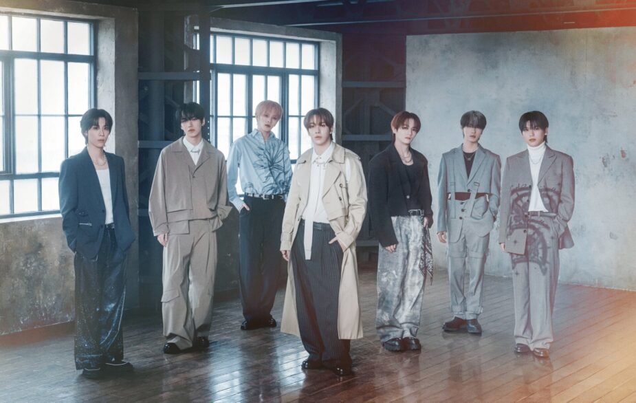 N.SSign_Feelin_Good_group_concept_photo_1