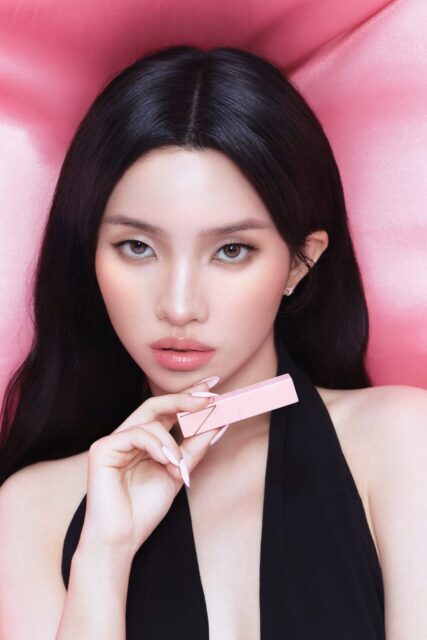 SOYEON-x-NARS-for-Vogue-Korea-January-2026-Issue-documents-1