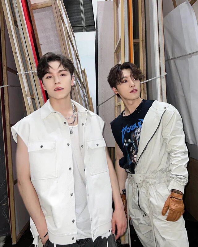 220603-dino-instagram-update-with-vernon-verdi-buddy-v0-o1vwqozh0f391