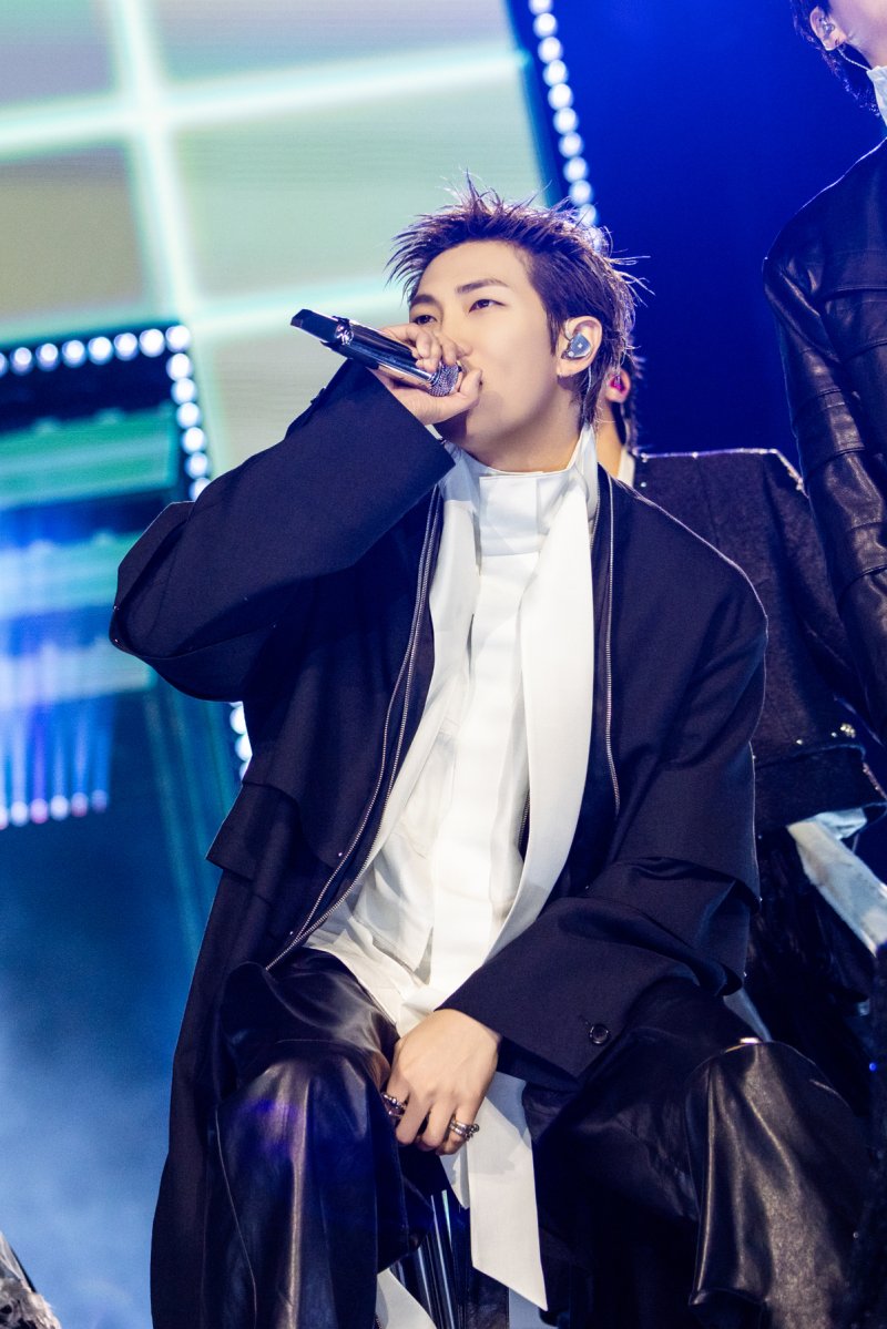 방탄소년단 RM '압도적인 목소리'
