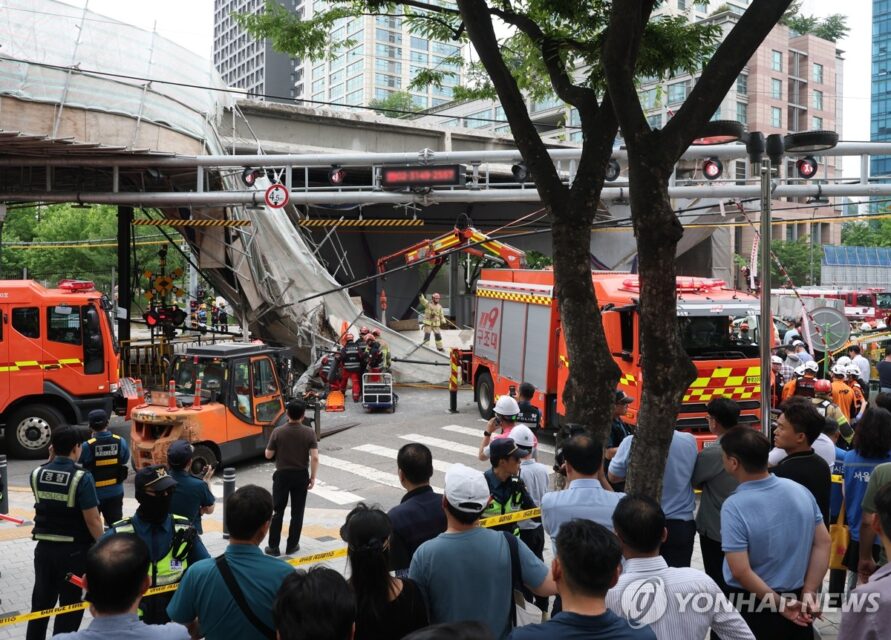 Overpass Collapse 1