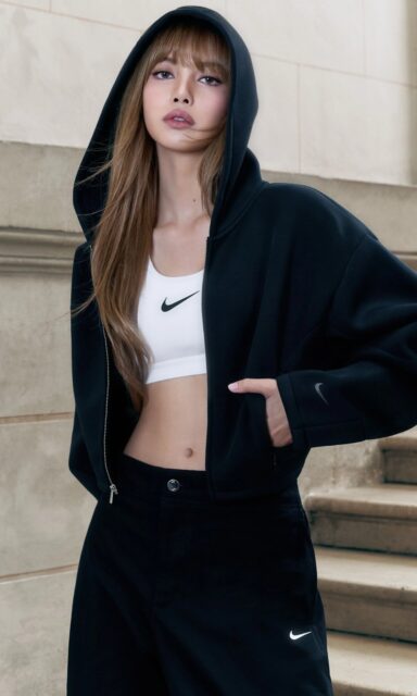 lisa-manopal-blackpink-nike-2 (3)