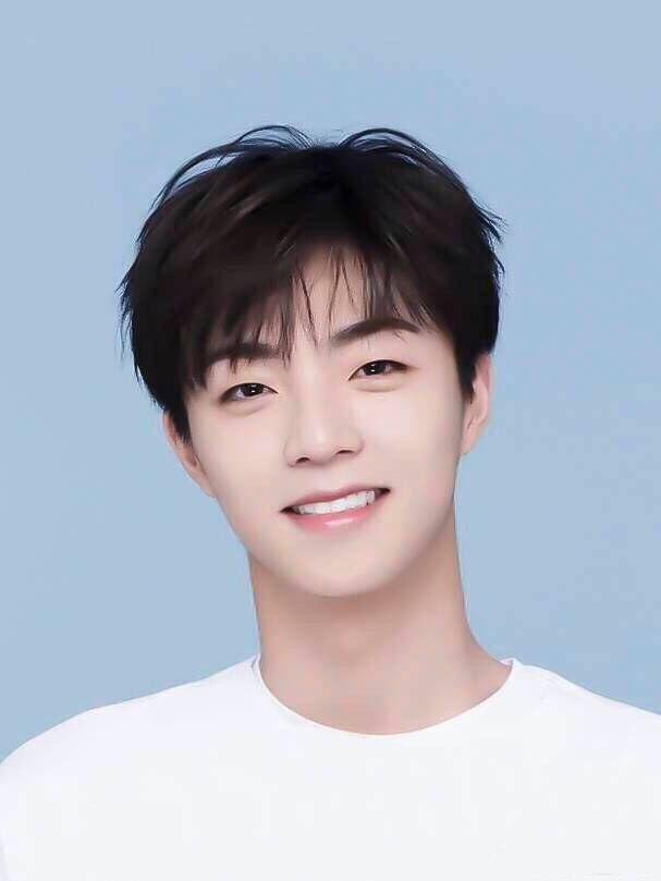 Gallery - Male Idol Loses Fans Over Alleged Leaked Kiss With Female Idol - Koreaboo