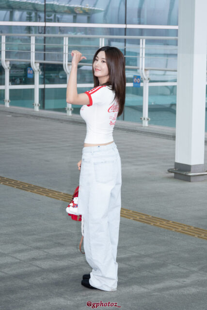 Kwon Eunbi’s Chest Becomes A Hot Topic As Recent Appearance Goes Viral插图3 HKcmg2cbYAAwN7k