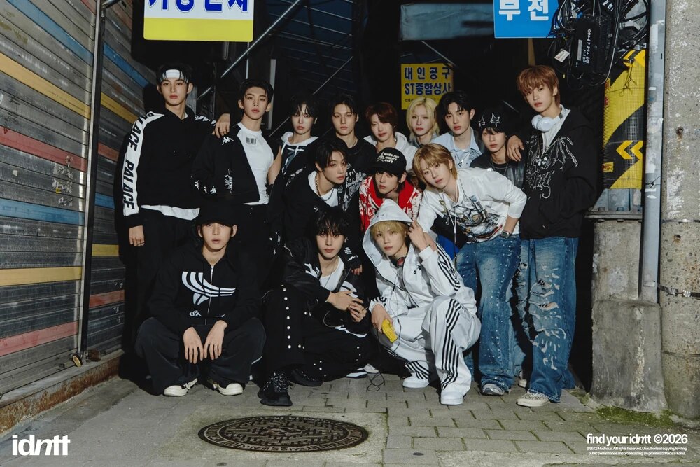 K-Pop Idol’s Pre-Debut Gay Sugar Baby Experience Goes Viral (Yes, Really)插图 Idntt_yesweare_group_concept_photo_2