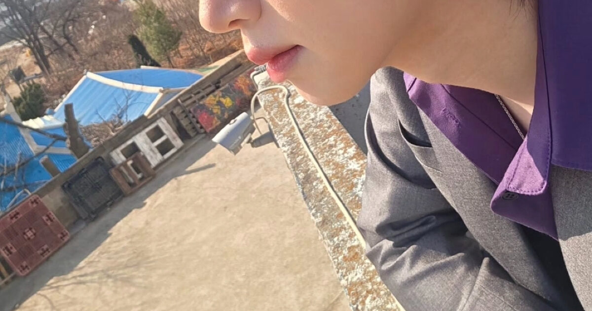 SM Entertainment Idol Confesses His First Relationship Was With An Older Woman He Met At A Nightclub