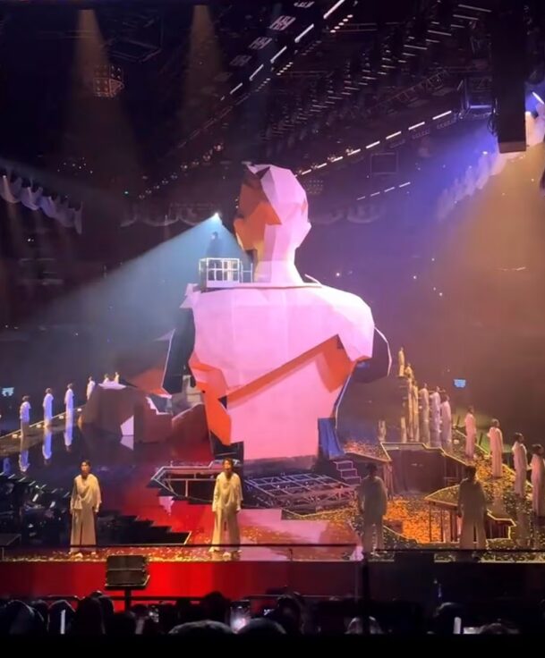 Male Singer Pulls An All-Nighter, Cries On Stage After Fans Complain
