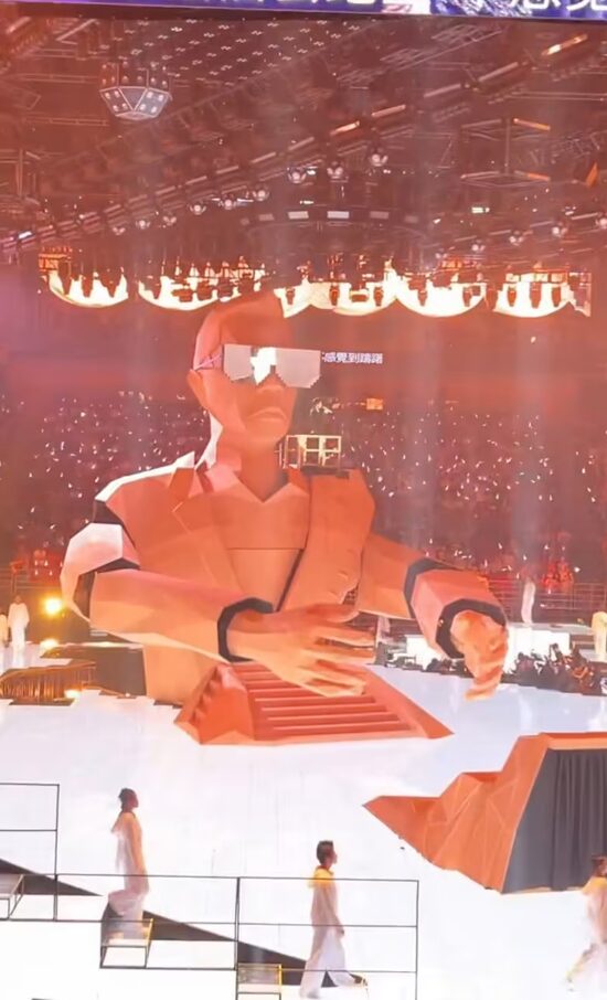 Male Singer Pulls An All-Nighter, Cries On Stage After Fans Complain