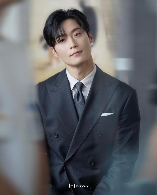 "My Royal Nemesis" Co-Stars Embroiled In Dating Rumors, Actress Shocks With Blunt Response 