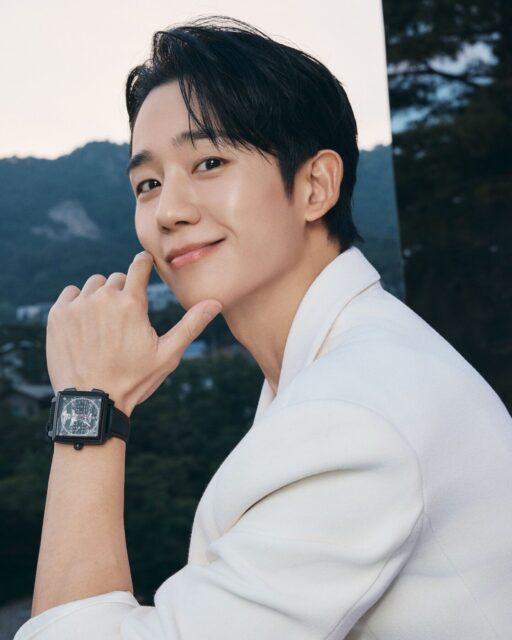 Report Claims Jung Hae In Stood By Kim Soo Hyun Despite Pedophilia Accusations, Invites Blistering Reaction