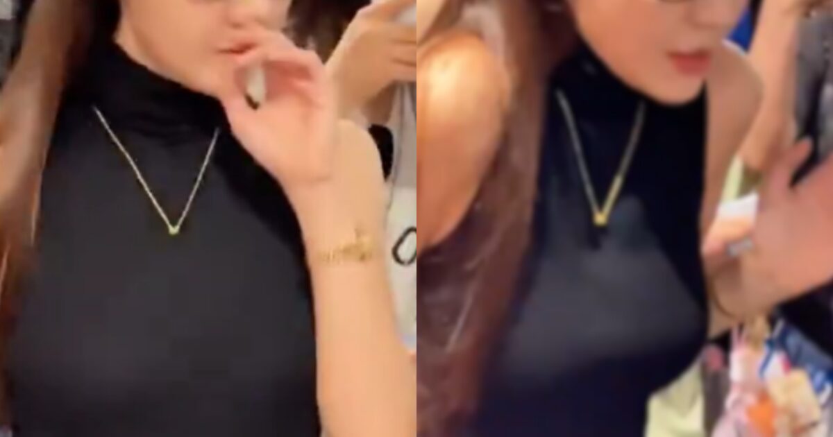 Beloved Celebrity Seen "Gagging" Supposedly At Fan's Body Odor, Sparks Major Reactions