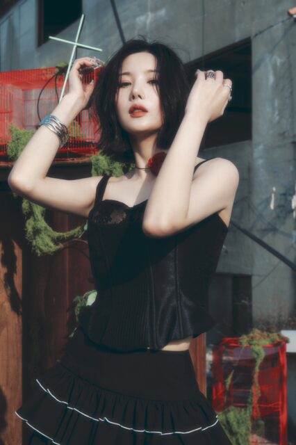Kwon Eunbi’s Chest Becomes A Hot Topic As Recent Appearance Goes Viral插图2 kwon-eunbi-the-3rd-digital-single-hello-stranger-concept-v0-dn87o87kgfte1