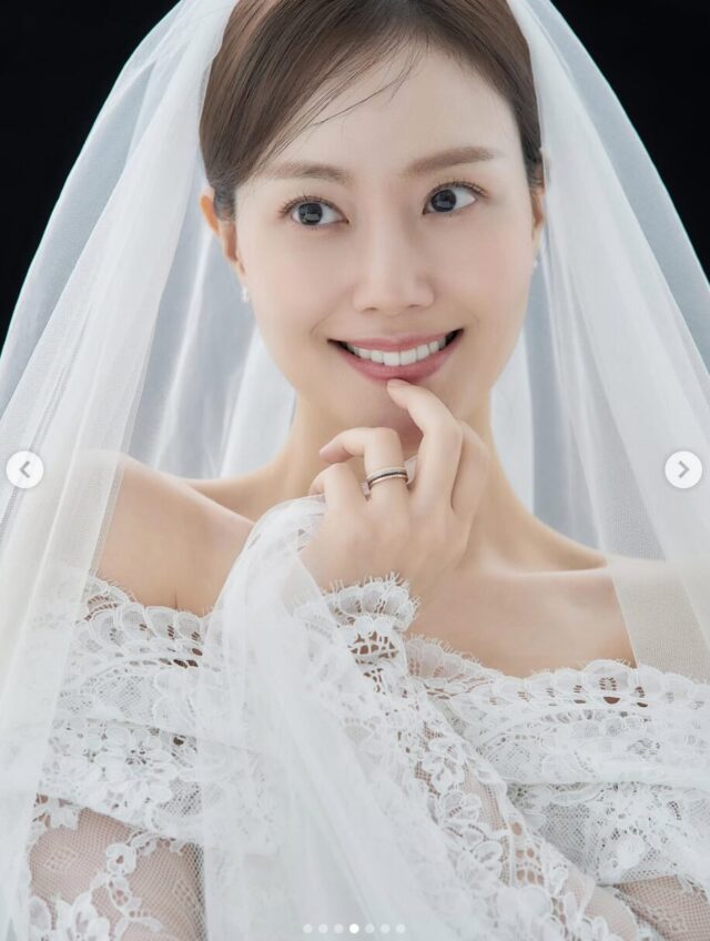 Gallery - Bride-To-Be Actress Drops More Stunning Photos Before Wedding - Koreaboo - image 3