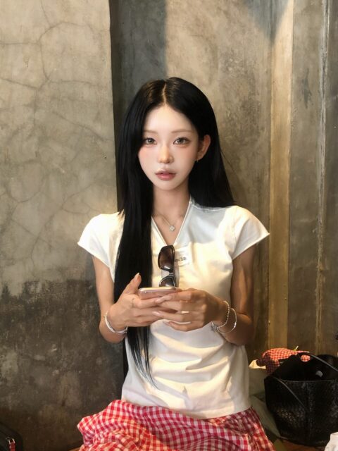 K-Star Choi Jun Hee Unapologetic About Slender Figure in Vietnam