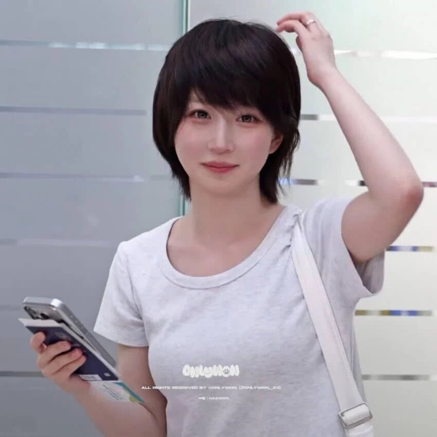 JYP Female Idol Sparks “Punishment” Speculations With Shocking New Haircut插图4 IMG_0344