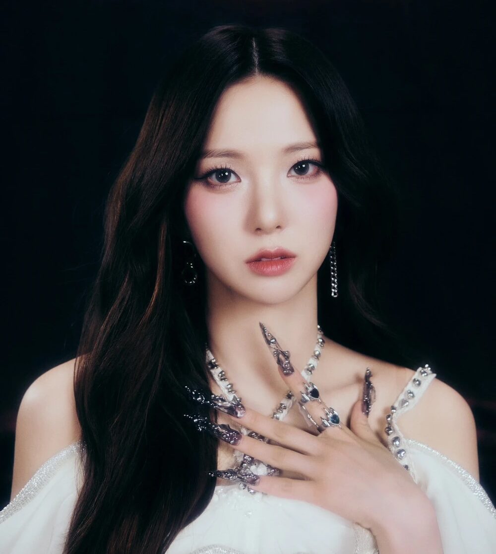 Kep1er_Yujin_Against_The_World_concept_photo_1 copy