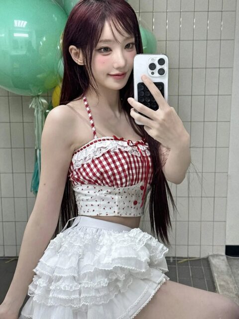 Girl Group Member Surprises With Sexy Summer Look