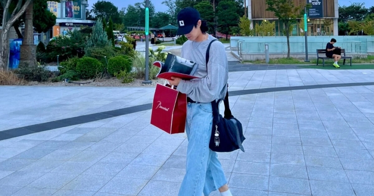 Top K-Pop Idol Confesses To Sleeping On The Streets During His Trainee Days