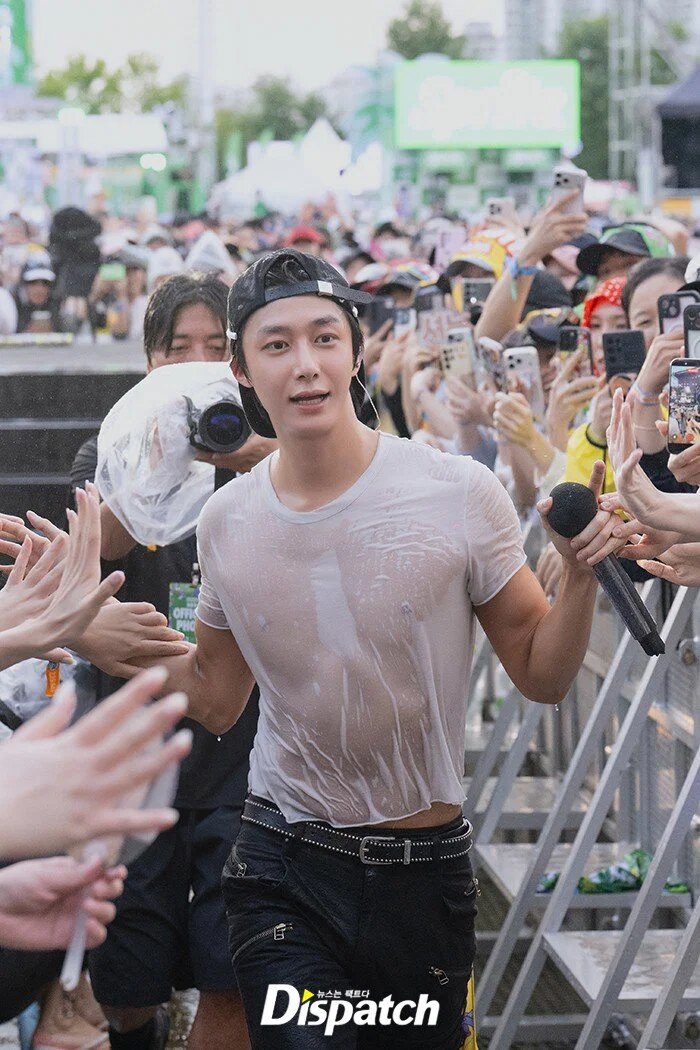 "Hot As F*ck" — 3rd Gen Idol's Fully Clothed "WATERBOMB" Look Sparks Hot Reactions