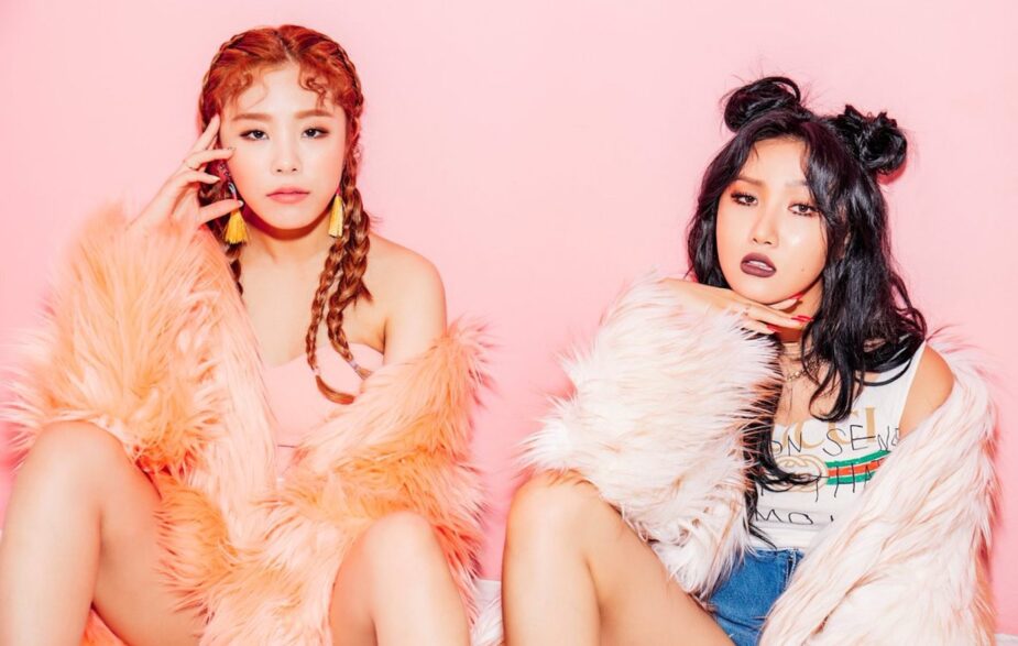 mamamoo-wheein-and-hwasa-friendship-1392x884