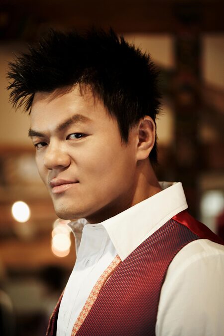 50-Year-Old Male Idol's "Provocative" Half-Naked Photos Spark Outrage