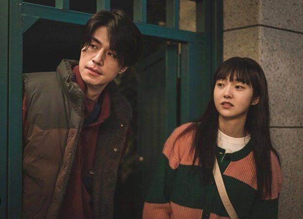 A-Shop-for-Killers-Review-Lee-Dong-Wook-and-Kim-Hye-Jun-lead-navigate-web-of-danger-and-assailants-in-mysterious-action-thriller-4