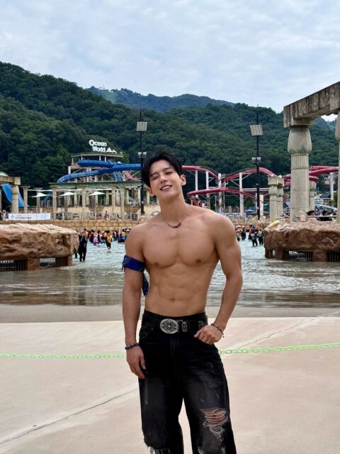 Male K-Pop Idol Draws Admiration With His Sculpted Physique
