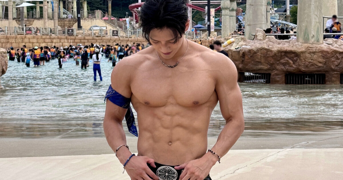 Male K-Pop Idol Draws Admiration With His Sculpted Physique