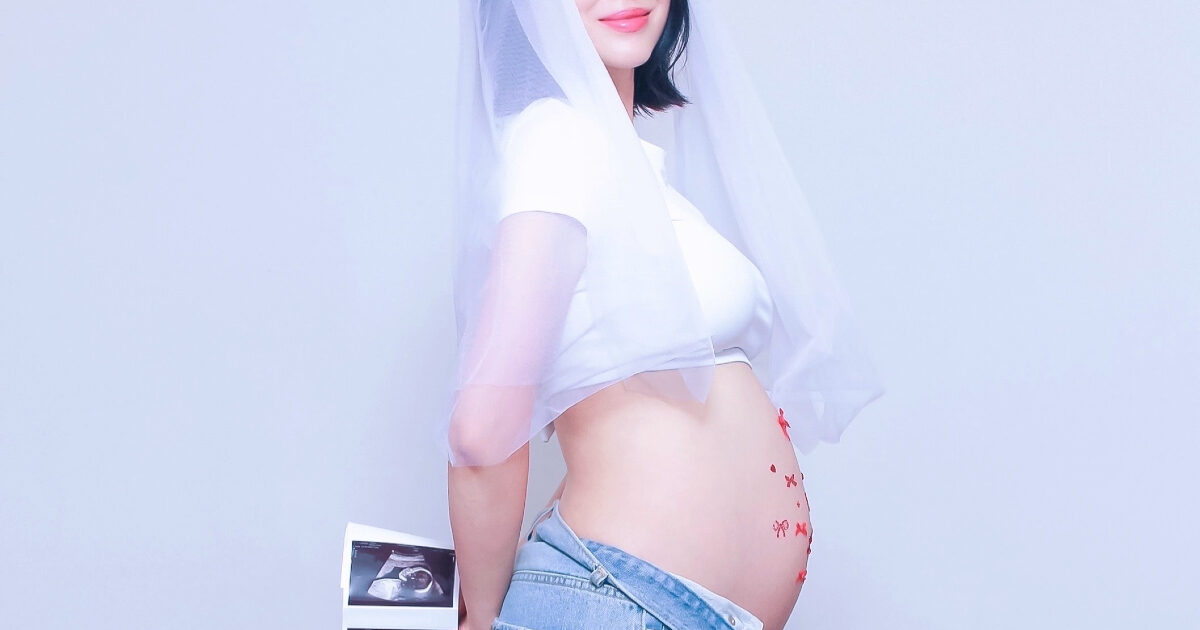 Idol-Turned-Actress Announces Pregnancy After Overcoming Miscarriage