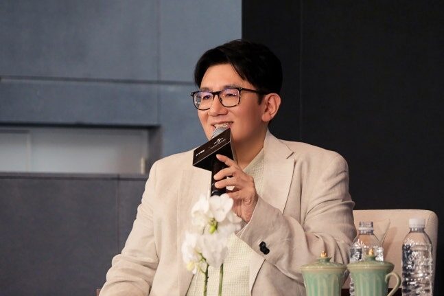 bang si hyuk hybe