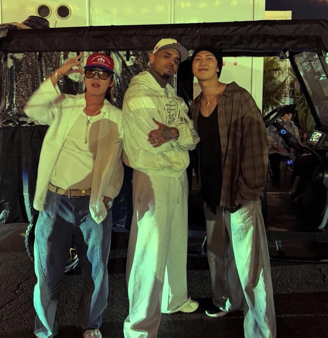 bts-members-rm-jhope-with-chris-brown-at-his-recent-concert-v0-tv6l88evi3jh1