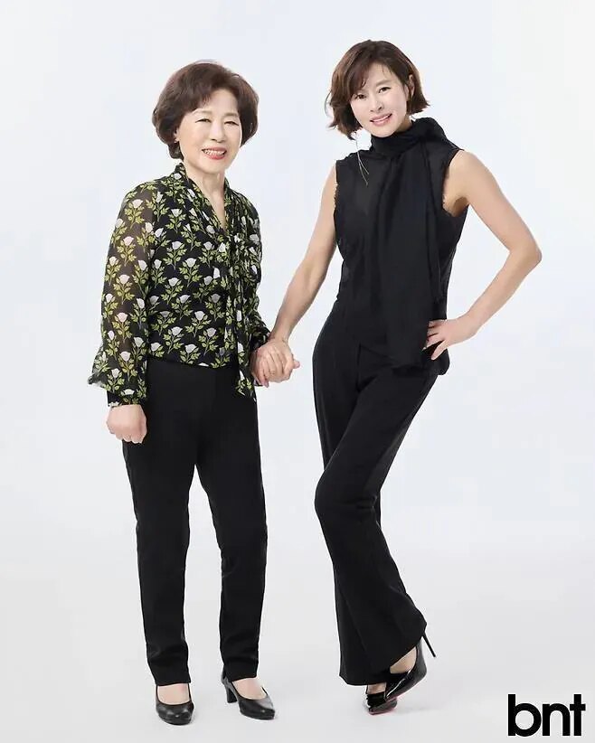 Gallery - Veteran Actress And Her 91-Year-Old Mother Leave Netizens Baffled With Their Baby Faces - Koreaboo - image 3