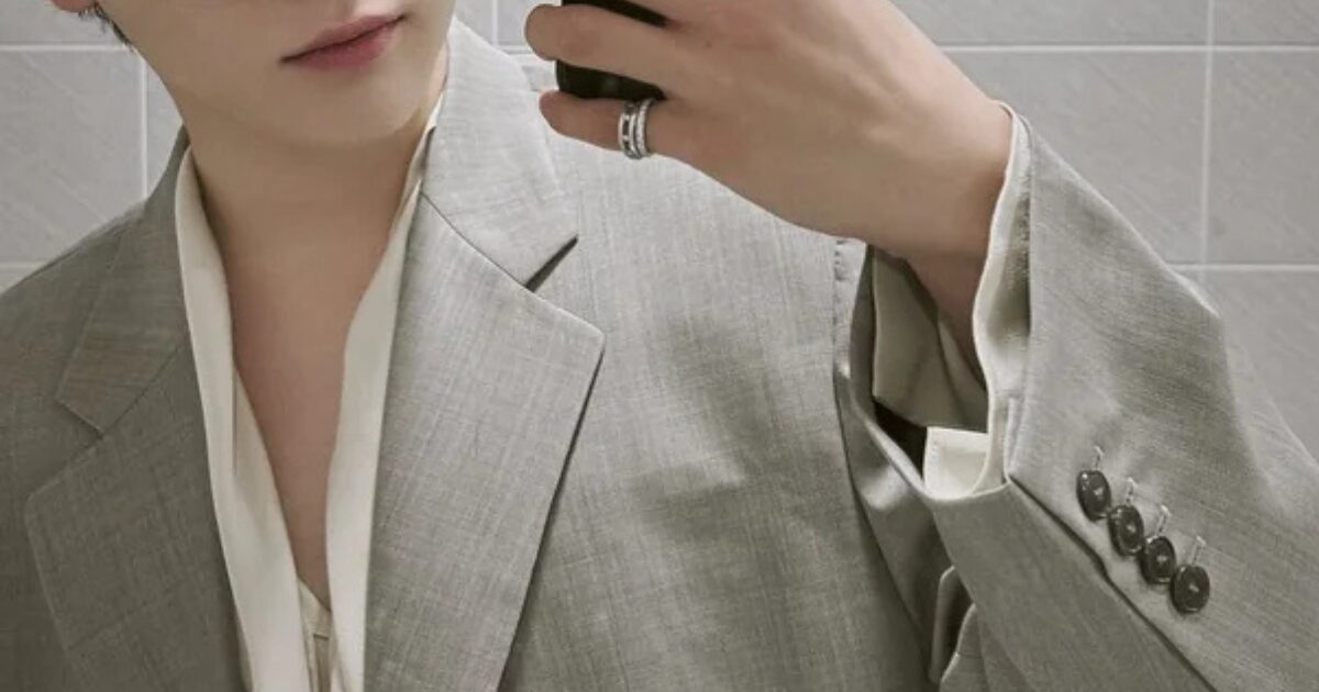 HYBE Boy Group Member Issues Warning After Hometown Friend Allegedly Scams Fans
