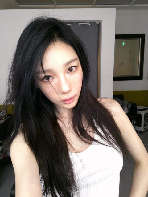 Gallery - Girls' Generation Taeyeon's Visuals Go Viral, But Spark Mixed Reactions - Koreaboo - image 4