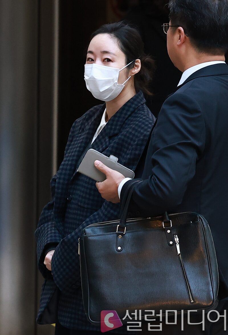 Min Hee Jin Accused Of Asking NewJeans About Whether To Target ILLIT — Inciting Fury插图4 527479-0