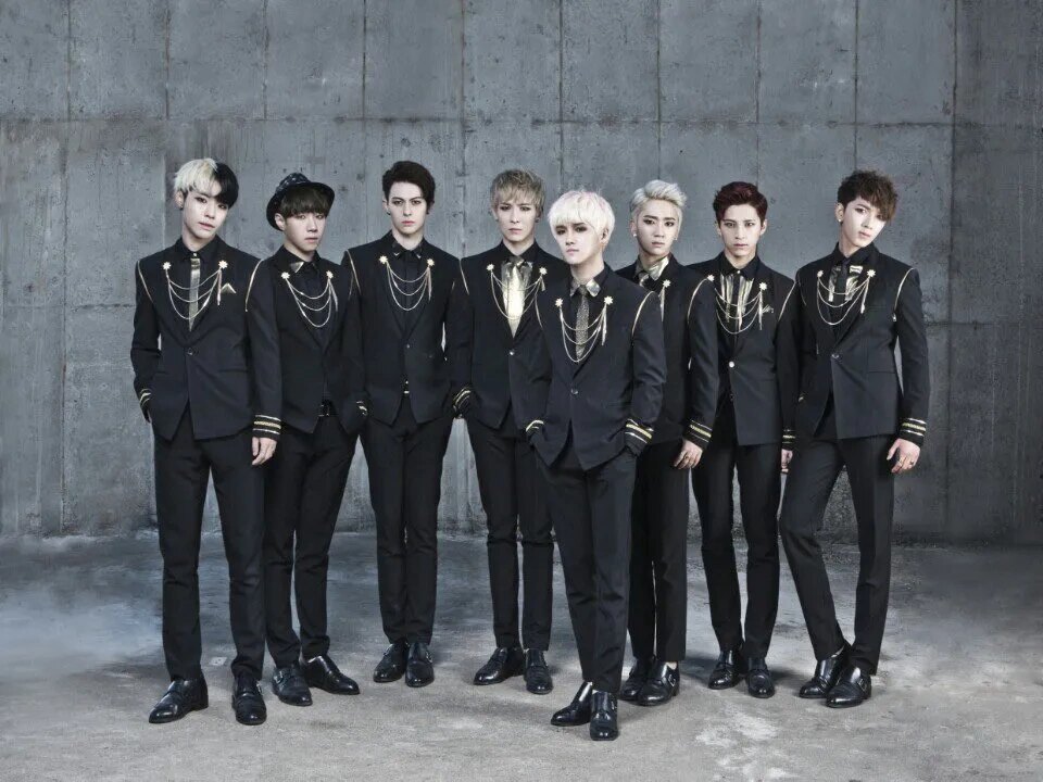 BTL_Gold_Moon_promotional_photo